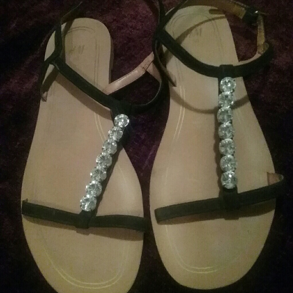 HM sandles